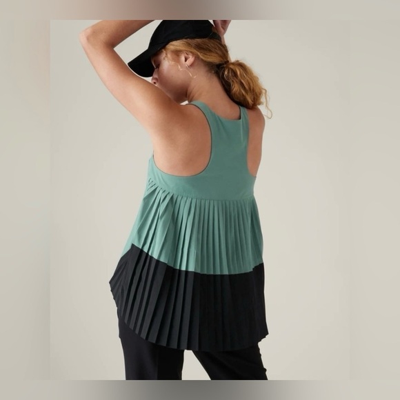 Athleta NWOT Tank Top High-Low Swing Tank with pleats size M - Picture 6 of 8